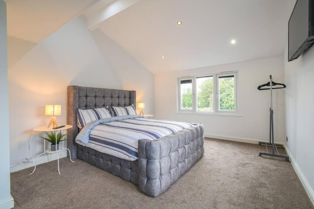 Luxurious & Tranquil Riverside Getaway Great Harwood Bagian luar foto