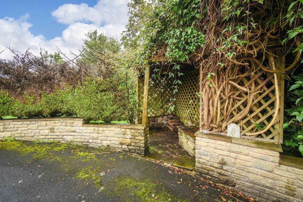 Luxurious & Tranquil Riverside Getaway Great Harwood Bagian luar foto